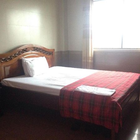 Hotel Tokyo 1 Vinh Buitenkant foto