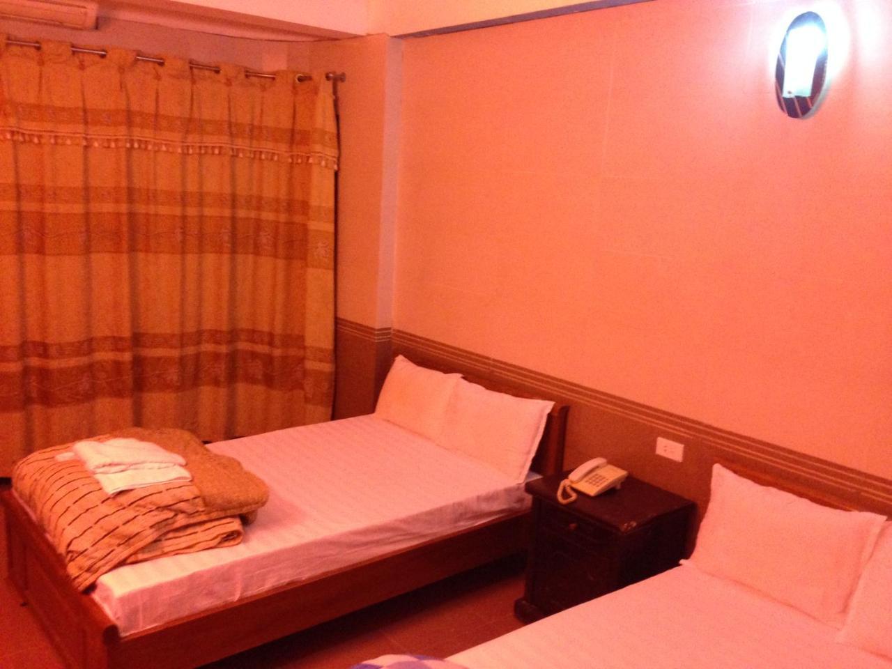 Hotel Tokyo 1 Vinh Buitenkant foto