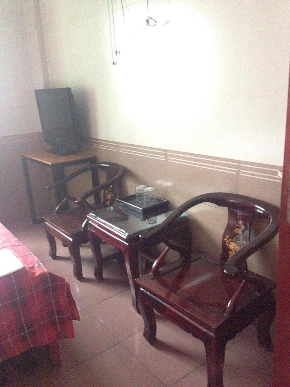 Hotel Tokyo 1 Vinh Buitenkant foto